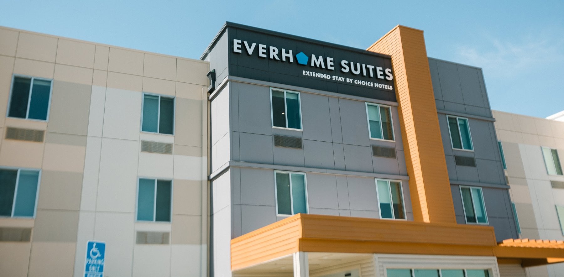 Exterior of Everhome Suites Corona